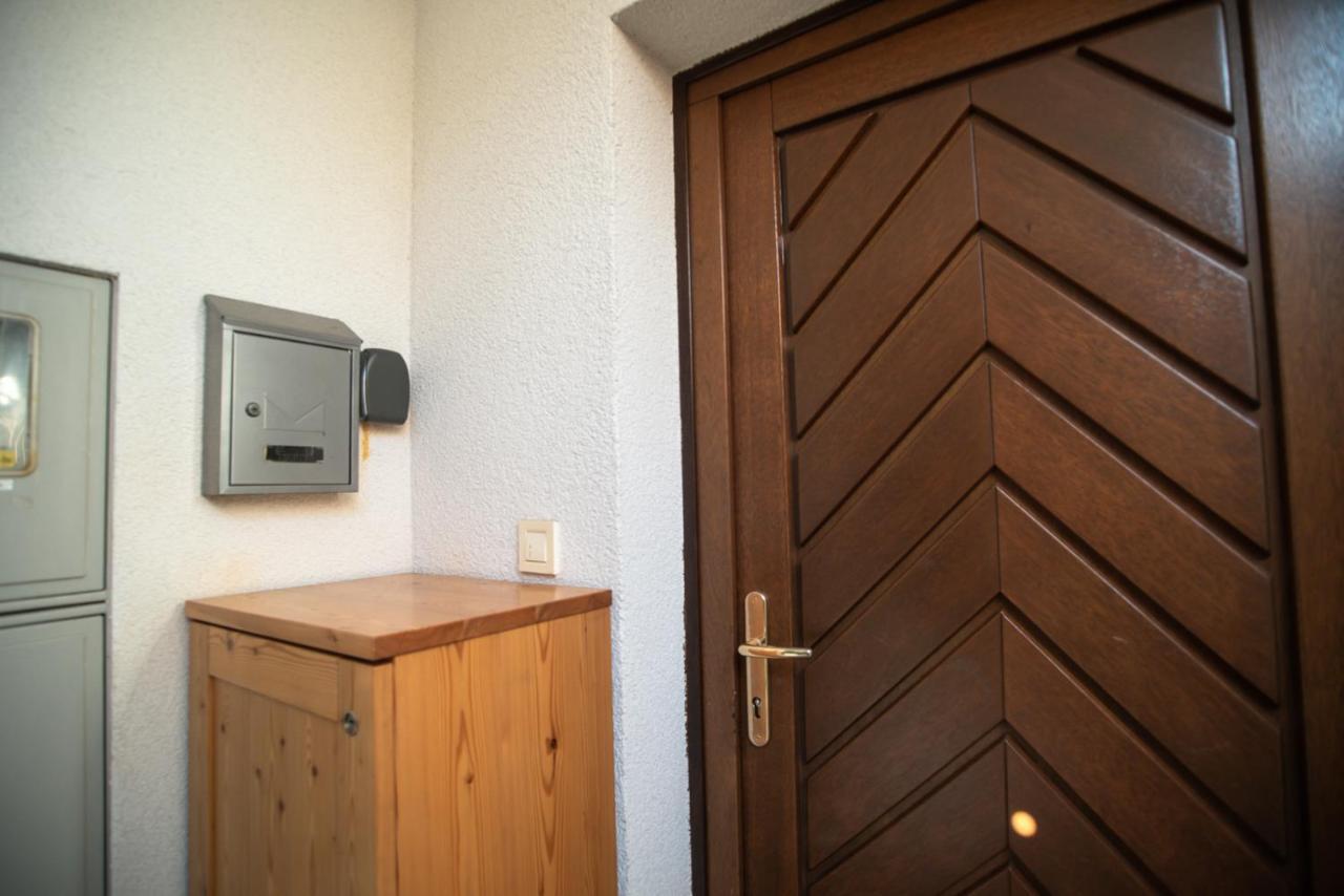 Pritlicni Apartma Hribovc Z Atrijem 크라니스카고라 외부 사진