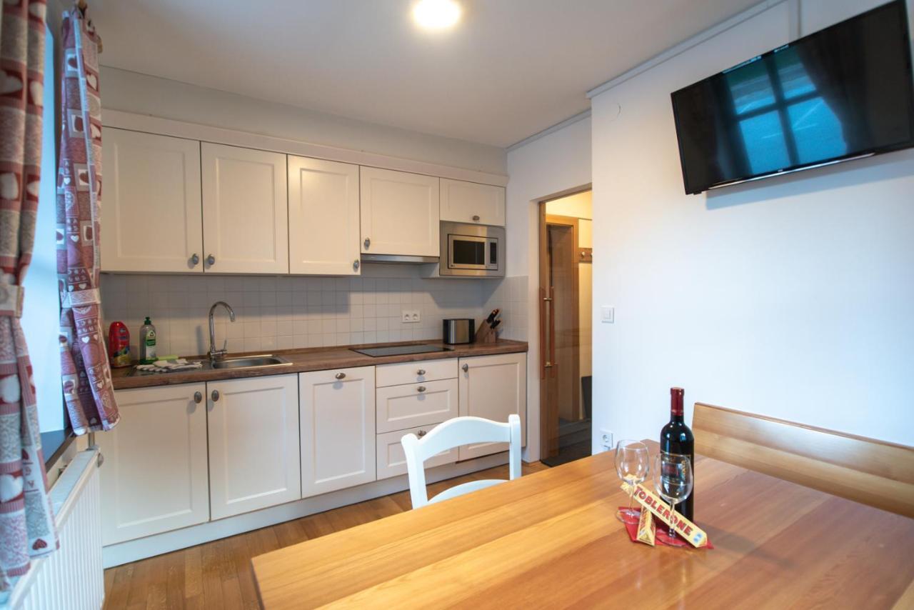 Pritlicni Apartma Hribovc Z Atrijem 크라니스카고라 외부 사진